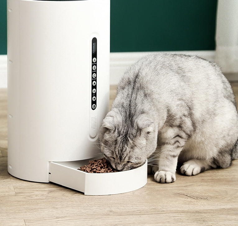 Smart Pet Feeder - Timed Feeding Solution for Your Furry Friends